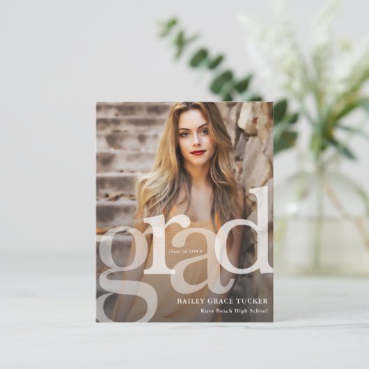 Eenvoudige bekendmaking van het AFSTUDEERDER Overl (Staand voorkant)