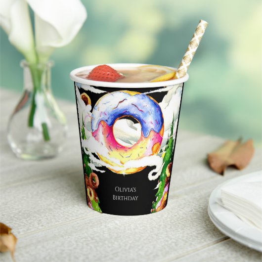 Eenvoudige betoverde donut verjaardag papieren bekers (Insitu)