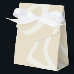 Eenvoudige biologische patroon tent favoriet doos bedankdoosjes<br><div class="desc">Voeg understated elegant aan uw evenementen met deze eenvoudige biologische patroon tent favoriet doos in beige crème. Met een minimalistisch ontwerp en stevige constructie is het perfect voor bruiloften, feesten of partijen, om traktaties, cadeaus of aandenken te bevatten met een natuurlijke, geraffineerde uitstraling.</div>