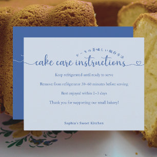 Eenvoudige blauwe schriftcake verzorgingsinstructi bedankkaart