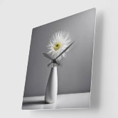 Eenvoudige bloem in vaas vierkante klok (Hoek)