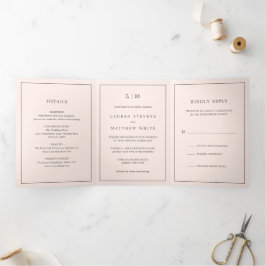 Eenvoudige Blush Roze Monogram Elegante Trouw Drieluik Uitnodiging
