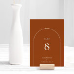 Eenvoudige Boho Arch Terracotta Wedding Kaart<br><div class="desc">Dit Simple Boho Arch Terracotta Wedding Table Number-ontwerp biedt een geavanceerd gedempt palet van neutraal ivoor dat is gekoppeld aan een prachtige mix en opties voor roestterracotta, sage green en plum. De onderverklaarde elegantie van eenvoudige typografie en zachte bogen creëer een verzachtend en gepolijst estheticum met een klassieke, minimalistische stijl....</div>
