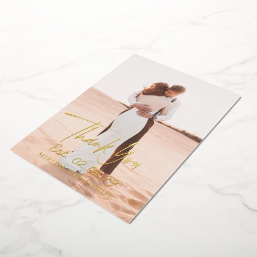 Eenvoudige Bold Date Foto Moderne bruiloft Dank u Folie Uitnodiging (Gedraaid)