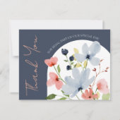 Eenvoudige boog blauw en roze bloemenbruiloft bedankkaart (Voorkant)