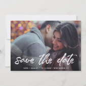Eenvoudige Borstel Script Foto Moderne Bruiloft Save The Date (Voorkant)