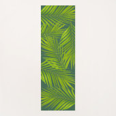 Eenvoudige botanische groene palmbladeren op groen yogamat (Voorkant)