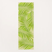Eenvoudige botanische groene palmbladeren op licht yogamat (Voorkant)