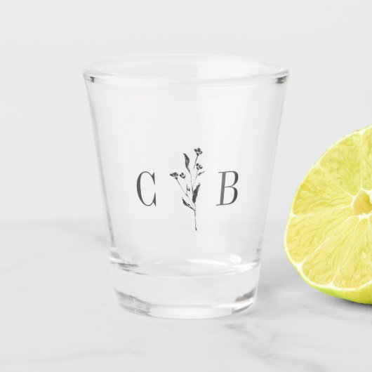 Eenvoudige Botanische Witte Monogram Initiaal Brui Shot Glas (Voorkant)