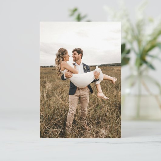 Eenvoudige bruiloft Monogram Klassieke Minimale QR Informatiekaartje (Staand voorkant)