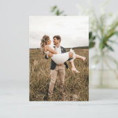 Eenvoudige bruiloft Monogram Klassieke Minimale QR Informatiekaartje (Staand voorkant)