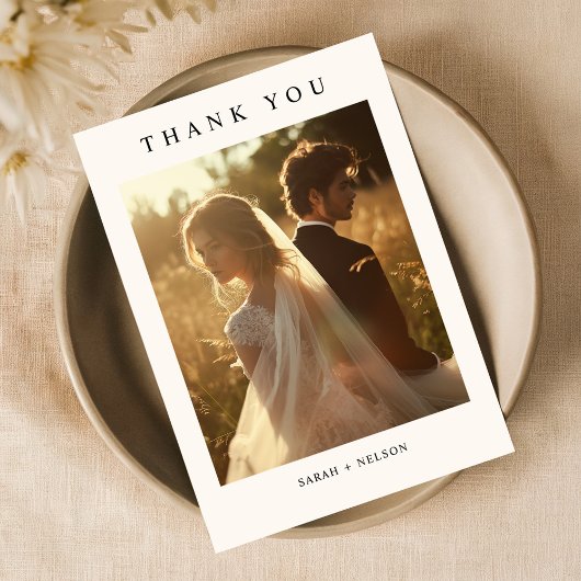 Eenvoudige bruiloft receptie tafel foto bedankkaart