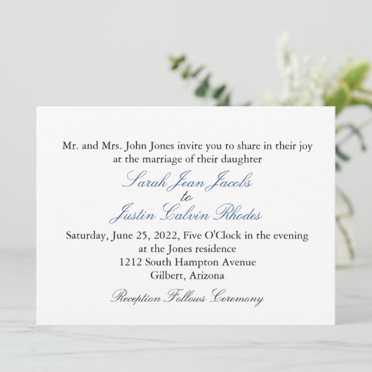 Eenvoudige bruiloft uitnodiging met blauwe tekst (Staand voorkant)