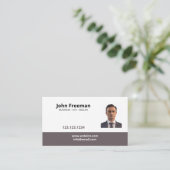 Eenvoudige Bruin en Witte Fotoverzekeringsagent Visitekaartje (Staand voorkant)