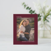 Eenvoudige Burgundy BUDGET Trouwfoto Uitnodiging (Staand voorkant)