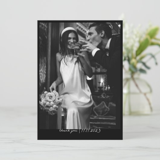 Eenvoudige Chic Budget Foto Huwelijk Dankkaart Kaart (Staand voorkant)