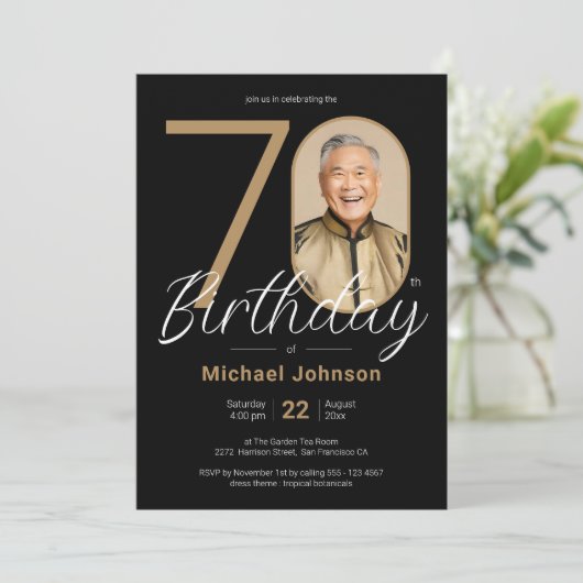 Eenvoudige Chic Gold Black Foto 70e Verjaardag Kaart (Staand voorkant)