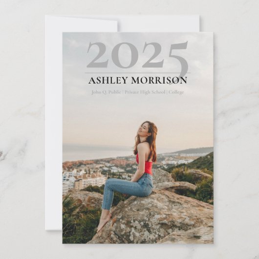 Eenvoudige Classy 2025 Twee foto grijs Afstuderen Kaart (Voorkant)