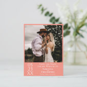 Eenvoudige Coral of Salmon Wedding Save the Date F Briefkaart (Staand voorkant)