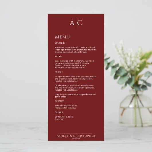 Eenvoudige Crimson Rode Monogram Bruiloft Receptie Menu (Staand voorkant)