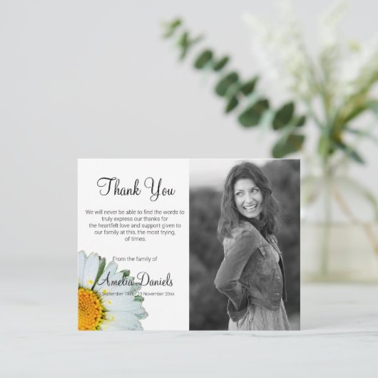 Eenvoudige Daisy begrafenis dank u kaarten (Staand voorkant)