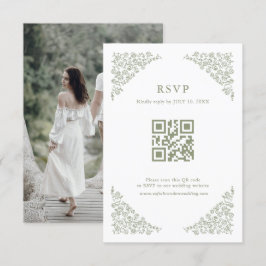 Eenvoudige Delicate Floral Sage Green QR Code Foto RSVP Kaartje