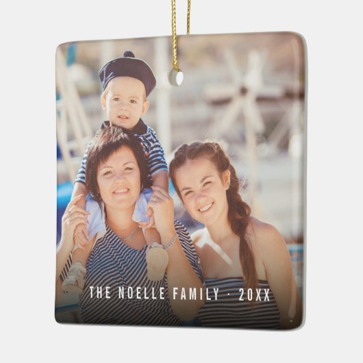 Eenvoudige dubbelfoto moderne kerstfeestdag keramisch ornament (Links)