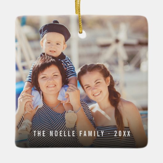 Eenvoudige dubbelfoto moderne kerstfeestdag keramisch ornament (Voorkant)