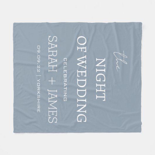 Eenvoudige Dusty Blauw & Wit Naam Datum bruiloft Fleece Deken (Voorkant (Horizontaal))