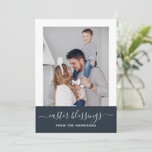 Eenvoudige e-legant Navy Script Family Photo Easte Feestdagenkaart (Staand voorkant)