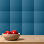 Eenvoudige effen blauwe saffier effen kleur tegeltje<br><div class="desc">Eenvoudig effen blauw saffier effen kleur ontwerp.</div>