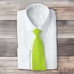 Eenvoudige effen effen kleur helder zuur groen lim stropdas<br><div class="desc">Eenvoudig effen effen kleur helder zuur groen limoen ontwerp.</div>