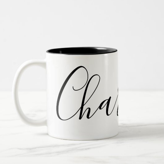 Eenvoudige effen witte en zwarte aangepaste naam C Tweekleurige Koffiemok (Links)