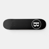 Eenvoudige Elegant Black White Monogram aangepaste Persoonlijk Skateboard (Horizontaal)