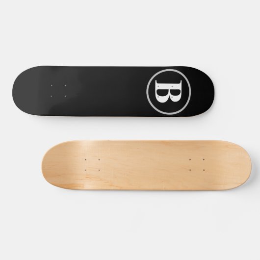 Eenvoudige Elegant Black White Monogram aangepaste Persoonlijk Skateboard (Horizontaal)