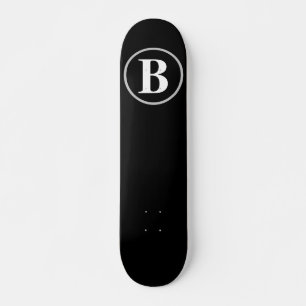 Eenvoudige Elegant Black White Monogram aangepaste Persoonlijk Skateboard