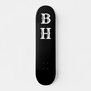 Eenvoudige Elegant Black White Monogram aangepaste Persoonlijk Skateboard