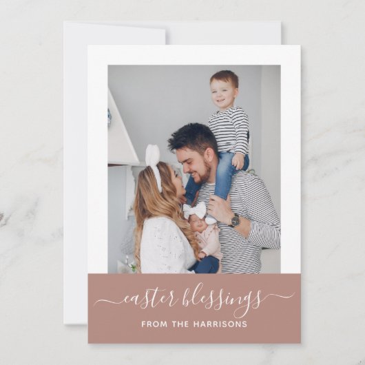 Eenvoudige Elegant Blush Script Familie Foto Pasen Feestdagenkaart (Voorkant)