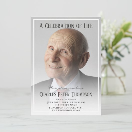 Eenvoudige Elegant Full Photo Celebration of Life Kaart (Staand voorkant)