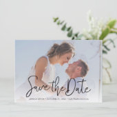 Eenvoudige Elegant Modern Black Script Photo Wedde Save The Date (Staand voorkant)
