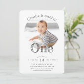 Eenvoudige Elegant modern first Birthday party Kaart (Staand voorkant)