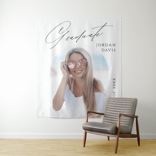 Eenvoudige Elegant Script Photo Graduparty Wandkleed (In situ)