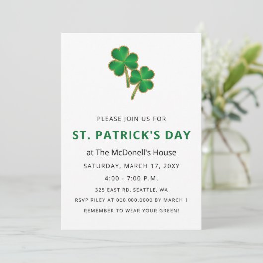 Eenvoudige Elegant Shamrock St Patricks Day Kaart (Staand voorkant)