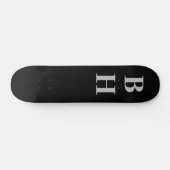 Eenvoudige Elegant zwart grijs monogram, aangepast Persoonlijk Skateboard (Horizontaal)