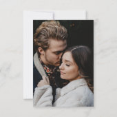 Eenvoudige Elegante 2 foto overlay script bruiloft RSVP Kaartje (Achterkant)