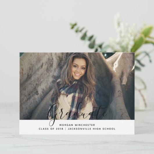 Eenvoudige elegante Afstuderen aankondiging | Wit (Staand voorkant)