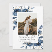 Eenvoudige Elegante Blauwe Bloemrijke Script & Fot Save The Date (Voorkant)