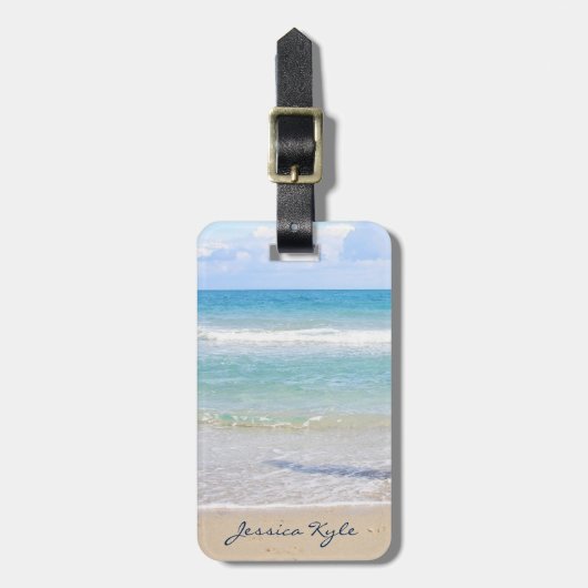 Eenvoudige Elegante Blauwe Strand Typografie Naam Bagagelabel (Voorkant verticaal)