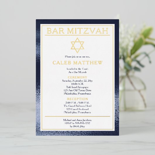 Eenvoudige elegante blauwe verloopbalk Mitzvah - G Folie Uitnodiging (Staand Voorkant)