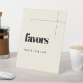 Eenvoudige elegante & chique bruiloft gunsten reclamebord met voetstuk (Insitu)